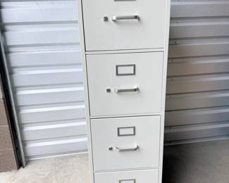 18 Metal52FileCabinet