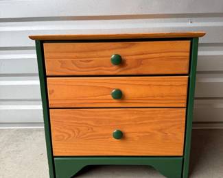 94 3DrawerWoodenNightstand