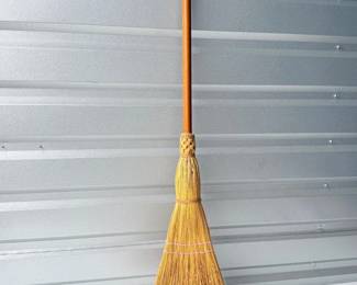 91 Natural45StrawHearthBroomwWoodenHandle