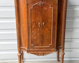 5 VintageWoodenRadioPhonographCabinet