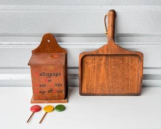28 VintageWoodenLollipopBoxDustPan