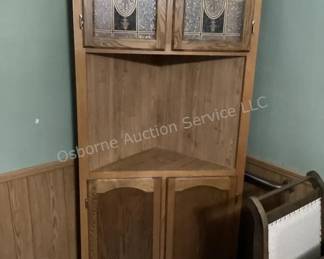 Corner cabinet