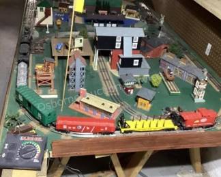 Model trains & buildings
