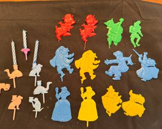 VINTAGE CAKE DECORATION 