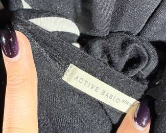 Active basic women’s clothing 