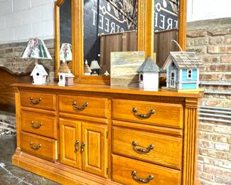 Vintage Solid Wood Dresser with Mirror – Traditional Bedroom Storage Cabinet