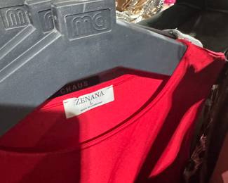 Zenana size L women’s top 