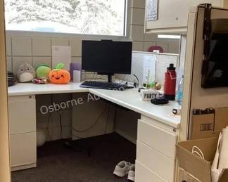 Office cubicle desks & partitions (several to choose from)