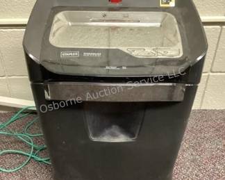 Staples Titanium shredder