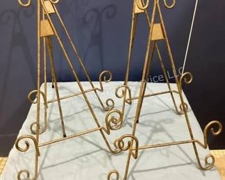 Iron tabletop easels