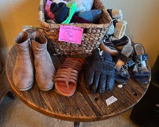 Size 6 womens shoes, socks, gloves