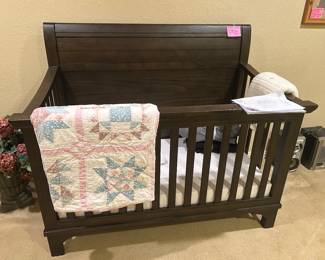 Convertible baby bed to twin, used 3 times, hand made quilt