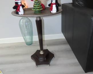 Pedestal tray table.