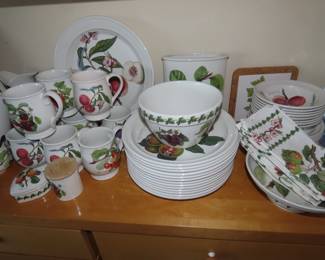 Portmeirion Pomona dinner set.