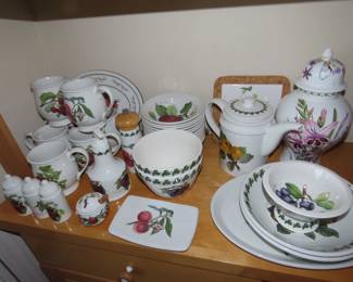 Portmeirion Pomona dinner set.