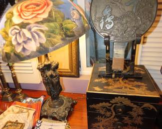Tiffany style table lamp, Asian jewelry box.