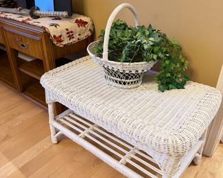 Vintage White Wicker table (matching chair and corner emetair too) 