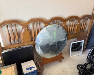 king head board goes with king mattress and box springs