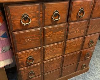 chest of drawers