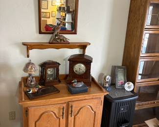 clocks, dry sink, mirror, humidifier,