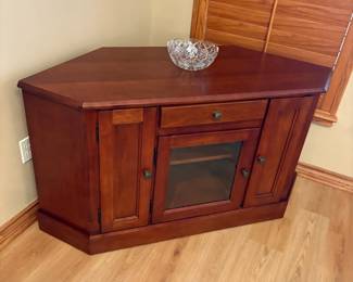 corner TV cabinet