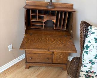 drop leaf desk