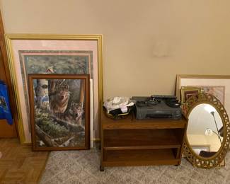 wall hangings tv stand VCR