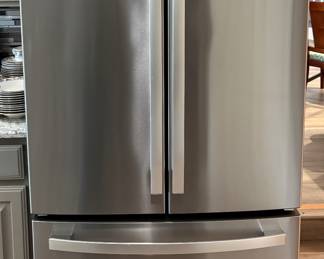 GE Refrigerator/ Freezer 