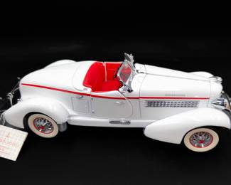 Franklin Mint Die-cast Model of the 1935 Auburn 851 Boattail Speedster
