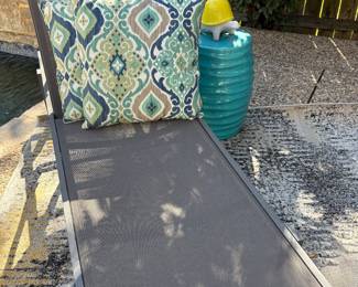 Single Chaise Lounge 