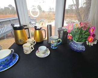 Thermo Serv, Vintage Stive Top Coffee Pot And Coffee Mugs