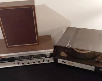 Vintage Analog 8 Track, AM FM Receiver with Turn Table and Speaker