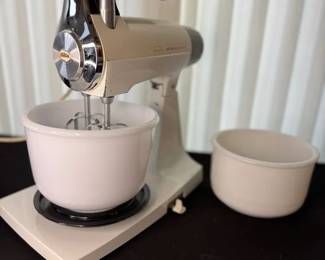 Vintage Sunbeam Mixmaster Mixer With Small Bowl And Bonus Bowl
