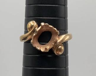 14K Gold Ring Missing Gemstone 