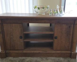 Beautiful Veneer Credenza Hand Painted Sakad Set
