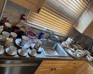 commemorative plates, china, tupperware and appliances