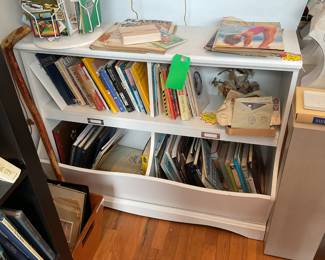 4 shelf what book shelf/storage unit (34” x 21” x 16”)