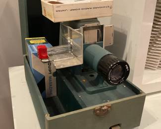 Vintage Argus 300 slide projector 