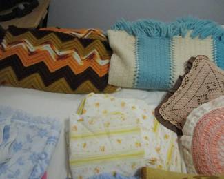 Lots of mid century linens