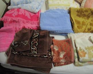 Lots of mid century linens