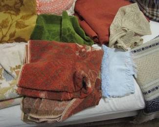 Lots of mid century linens