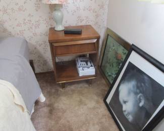 Bassett Mid Century Modern nightstand