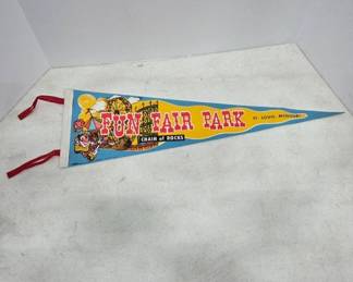 Fun Fair Park Chain of Rocks Pennant