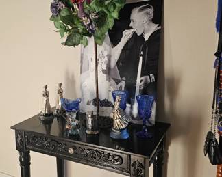 Black entry table and more 