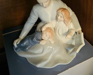 figurine