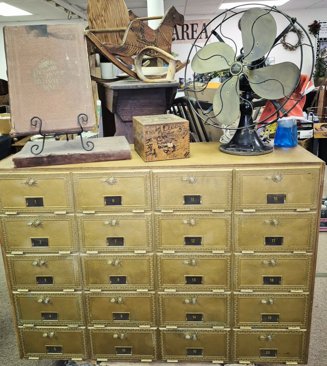 Save The Date and plan on attending next weekend's Pen and Pencil Large 2 Day Estate/Living Estate Sale. 