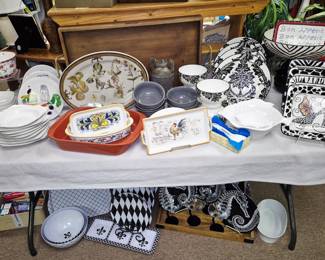 Much modern kitchenware