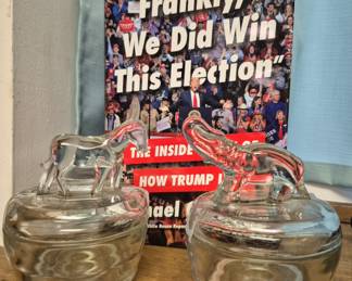 Democrat and Republican 2 pcs. dishes