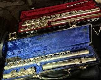 Musical instruments. Yamaha YFL 385 flute and vintage Silver Gemeinhardt 2SP flute