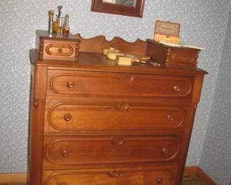 Chest of drawers